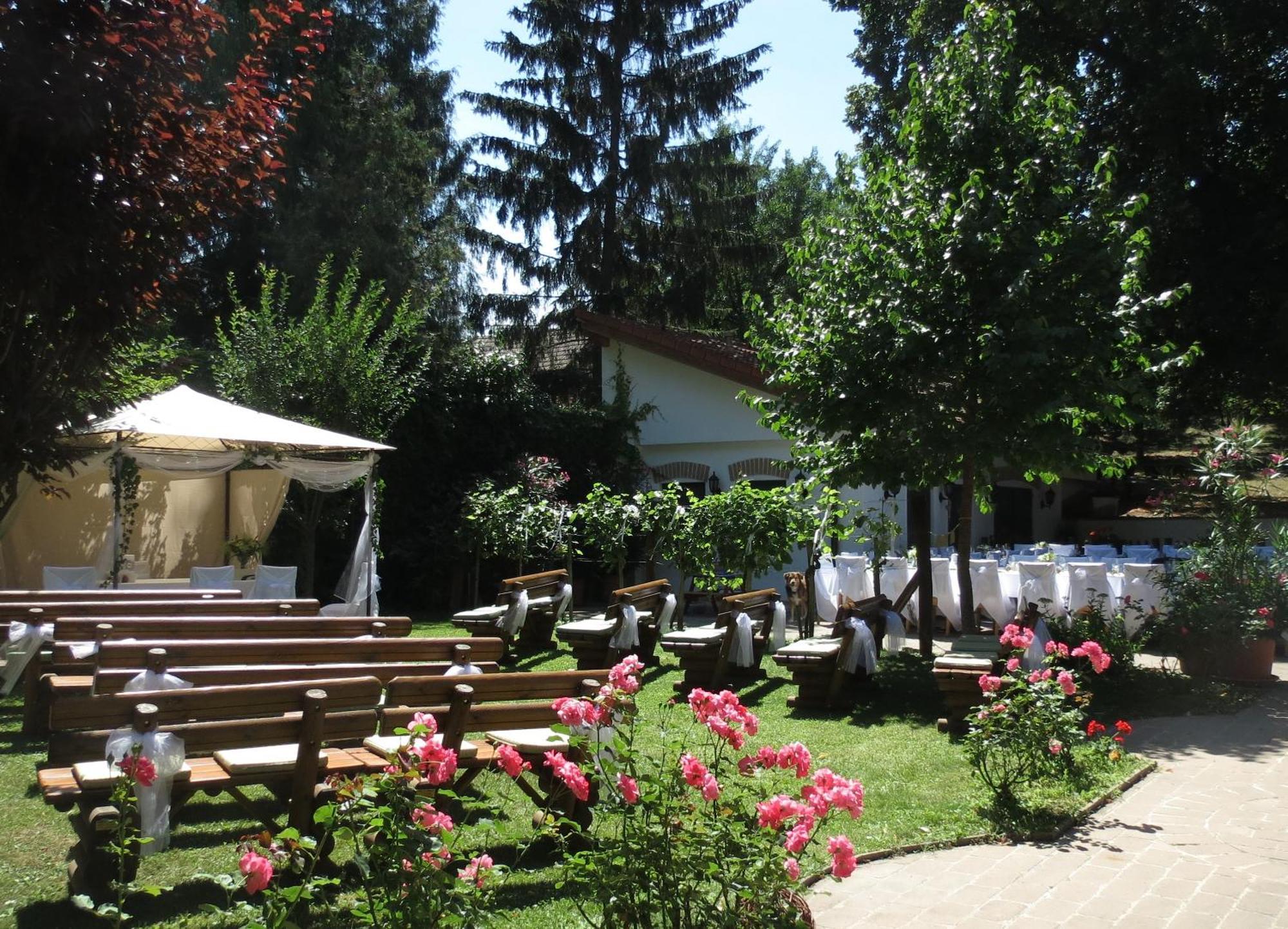 Hotel-Restaurant-Vinothek Felix Sommer Auersthal Экстерьер фото